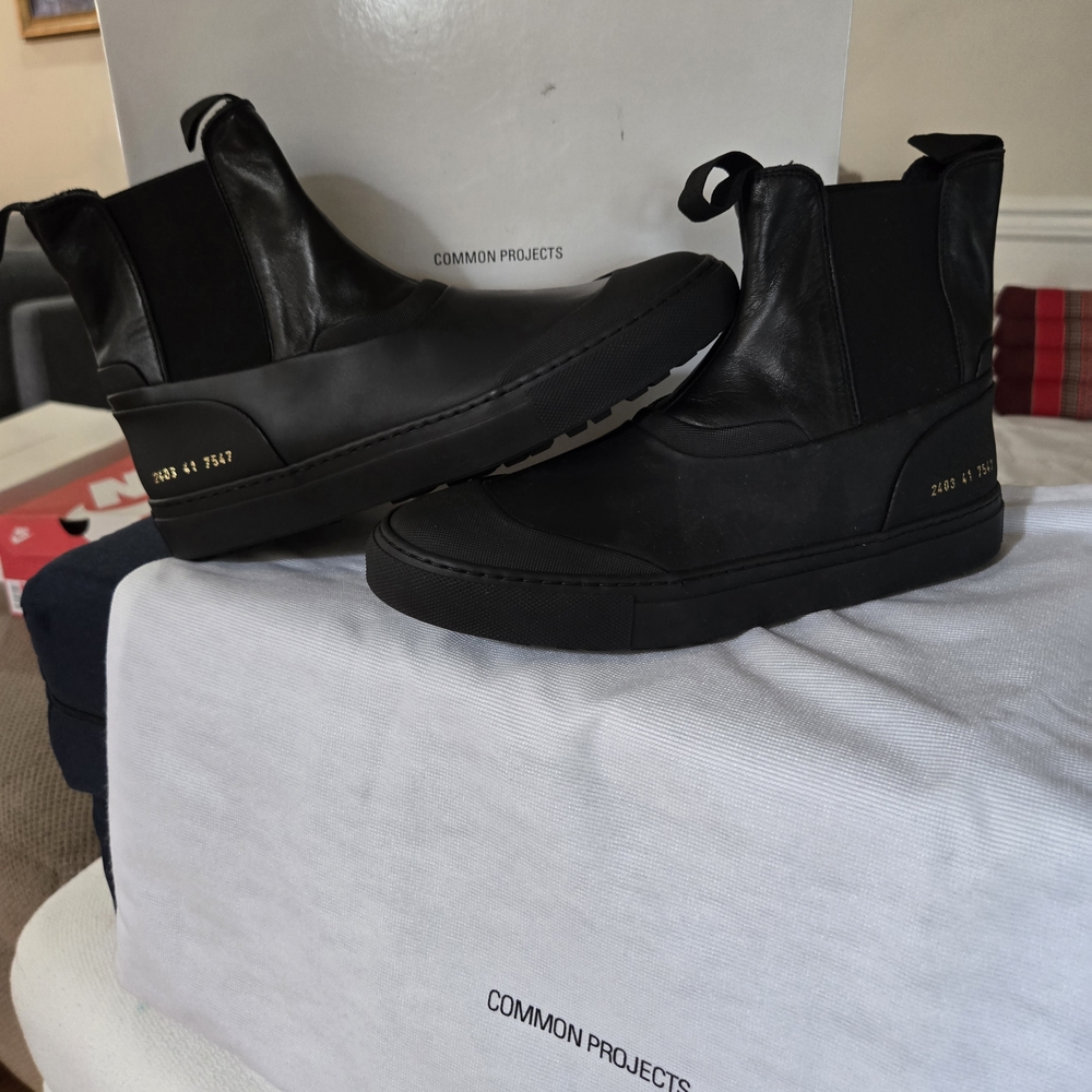 Common Projects Men's Black Special Edition Chelsea Boots Sz 8.5 Box & Bag Inc.